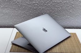 Hibátlan MacBook Pro 2017 15” i7  256GB 2 ÉV Garanciával Számlával