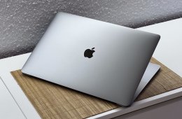 Hibátlan MacBook Pro 2017 15” i7  256GB 2 ÉV Garanciával Számlával