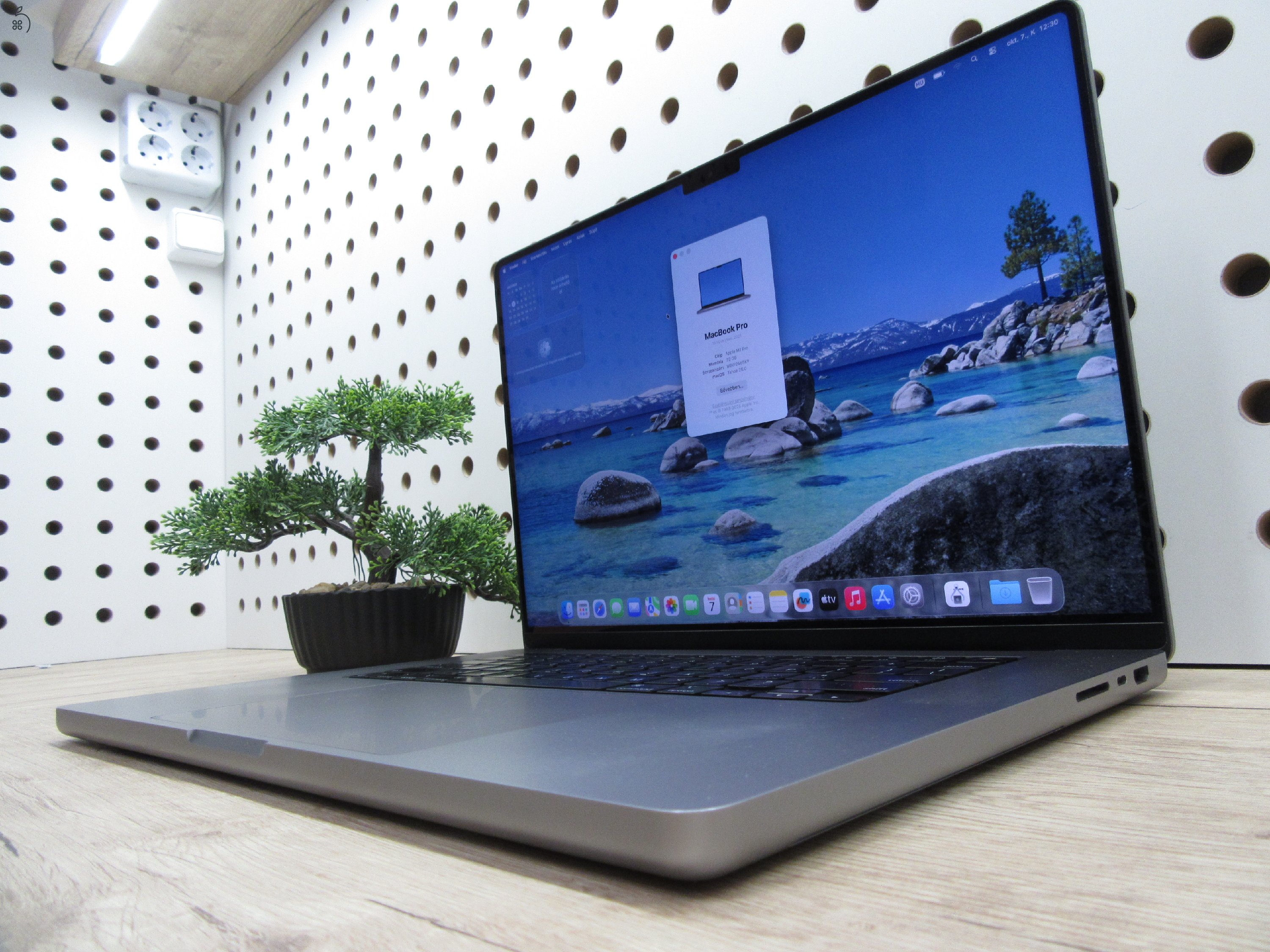 Apple MacBook Pro 16 (2021, M1 Pro) – Liquid Retina XDR, ProMotion 120 Hz, 32 GB RAM – 512 GB SSD – Használt, karcmentes – 92% akku (335 ciklus) – 3 hónap garancia - USA Bill