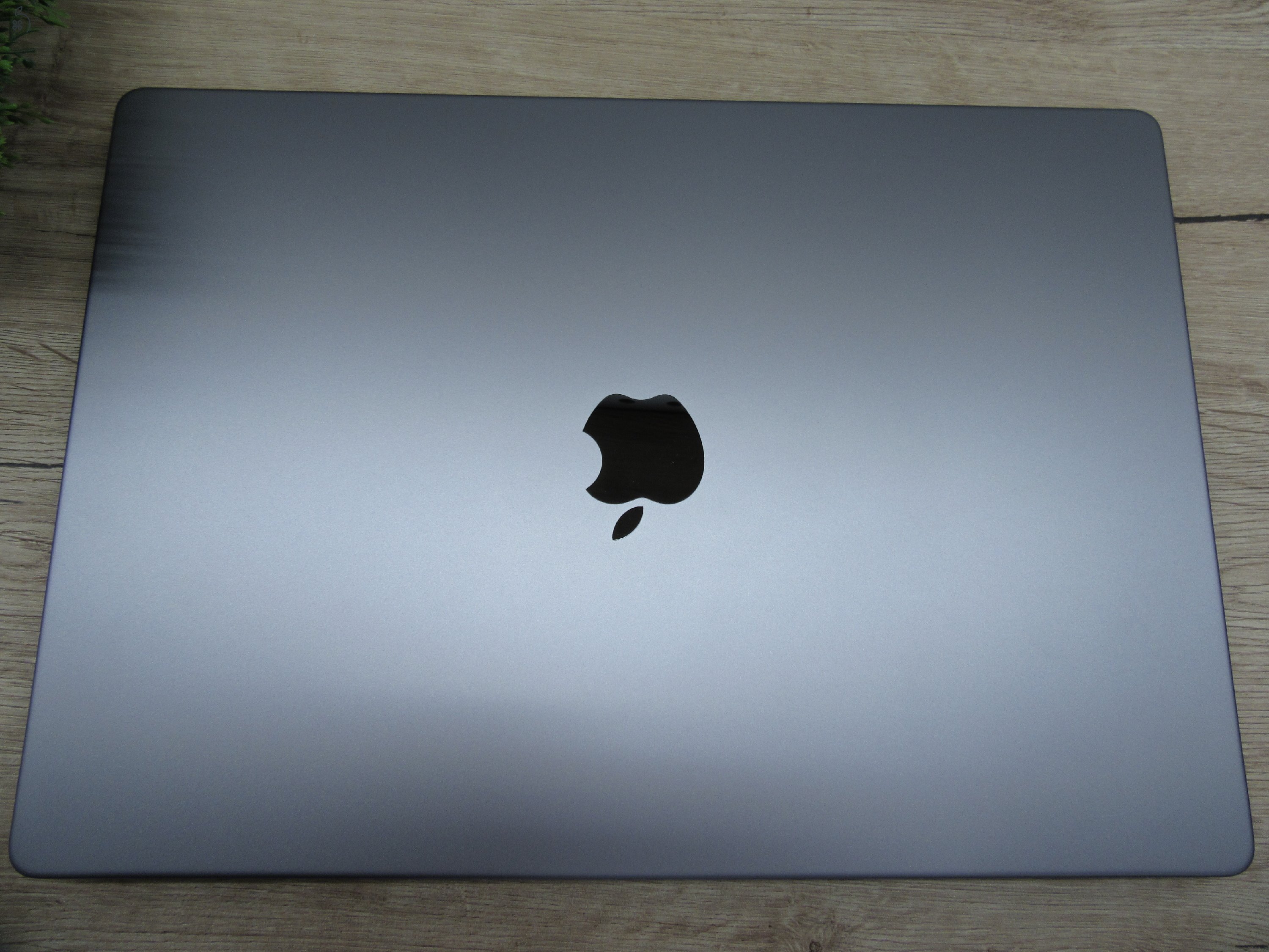 Apple MacBook Pro 16 (2021, M1 Pro) – Liquid Retina XDR, ProMotion 120 Hz, 32 GB RAM – 512 GB SSD – Használt, karcmentes – 92% akku (335 ciklus) – 3 hónap garancia - USA Bill