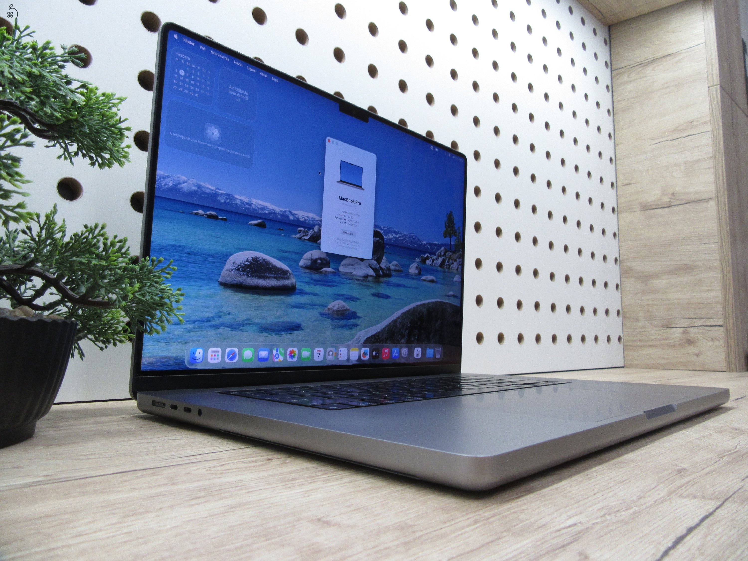 Apple MacBook Pro 16 (2021, M1 Pro) – Liquid Retina XDR, ProMotion 120 Hz, 32 GB RAM – 512 GB SSD – Használt, karcmentes – 92% akku (335 ciklus) – 3 hónap garancia - USA Bill