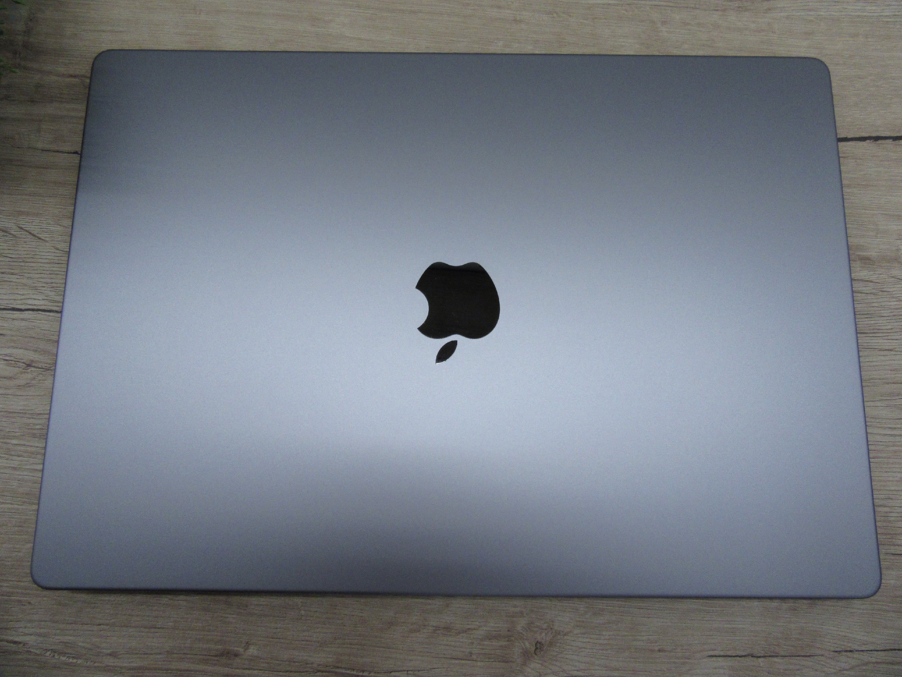 Apple MacBook Pro 16 (2021, M1 Max) – Liquid Retina XDR, 120 Hz ProMotion, 32-magos GPU – 32 GB / 500 GB – Használt, karcmentes – 43 ciklus – 3 hónap garancia - USA bill