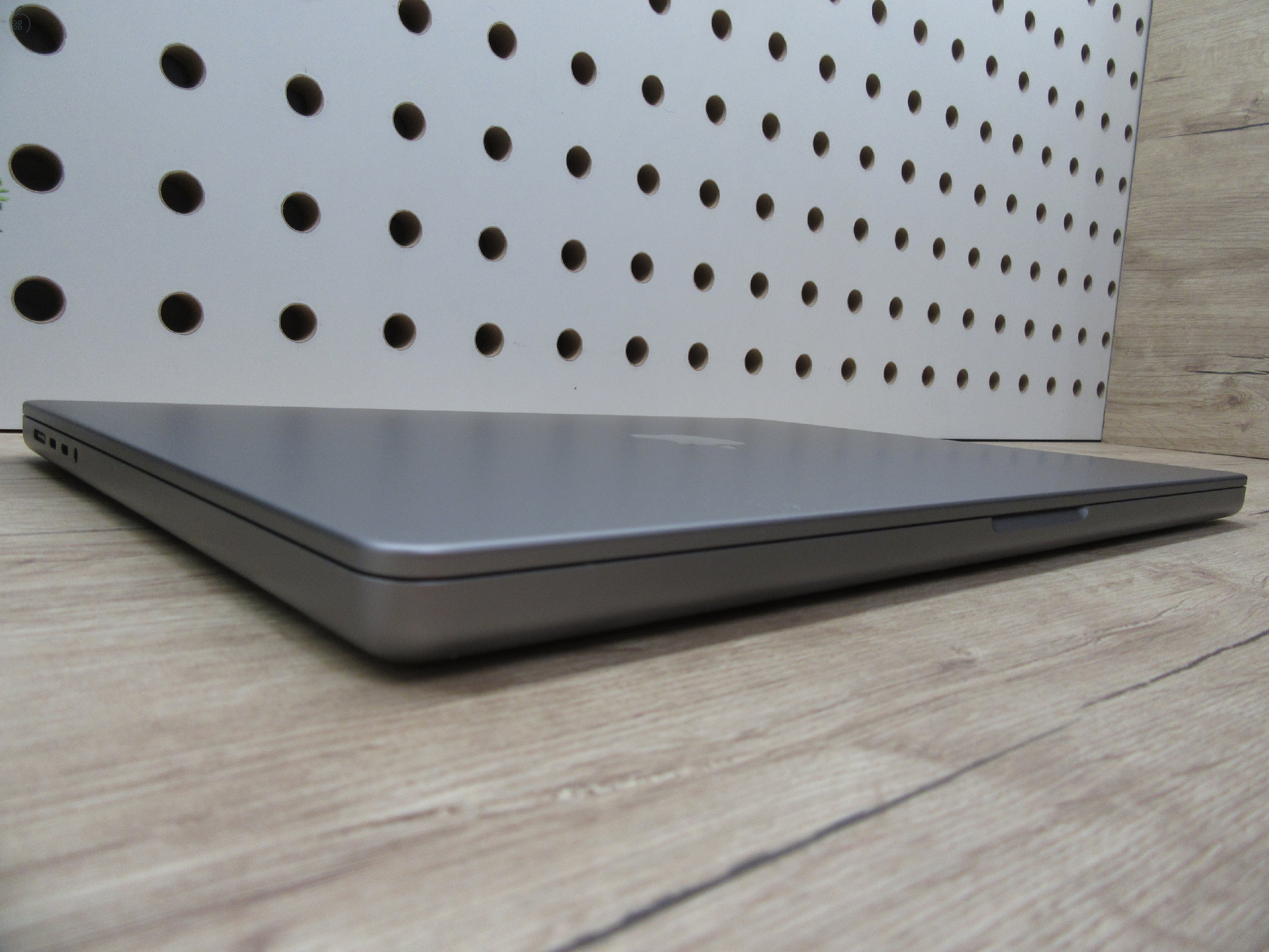 Apple MacBook Pro 16 (2021, M1 Max) – Liquid Retina XDR, 120 Hz ProMotion, 32-magos GPU – 32 GB / 500 GB – Használt, karcmentes – 43 ciklus – 3 hónap garancia - USA bill