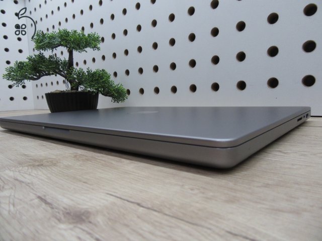 Apple MacBook Pro 16 (2021, M1 Pro) – Liquid Retina XDR, ProMotion 120 Hz – 32 GB RAM / 512 GB SSD – Használt, szép állapot – 86% akku (463 ciklus) – 3 hónap garancia