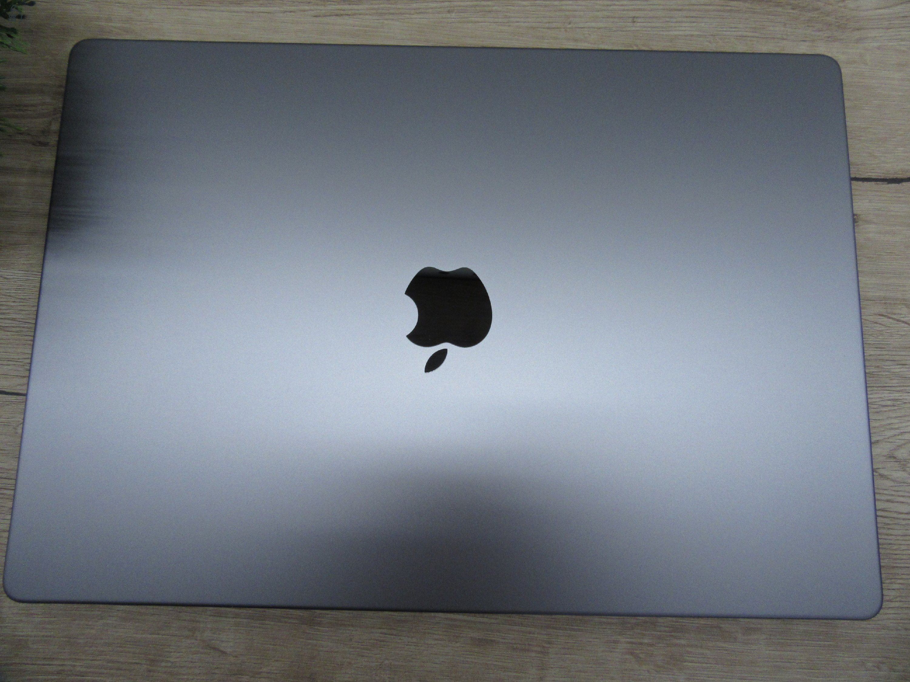 Apple MacBook Pro 16 (2021, M1 Pro) – Liquid Retina XDR, ProMotion 120 Hz – 16 GB RAM / 1 TB SSD – Használt, karcmentes – 87% akku (107 ciklus) – 3 hónap garancia
