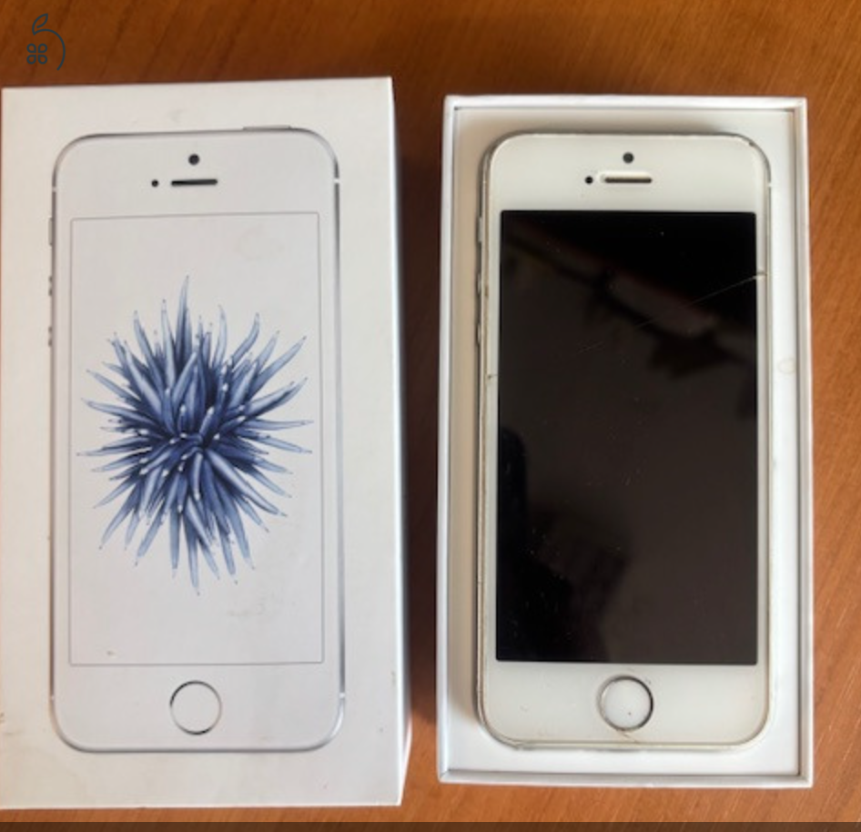 iPhone SE saját dobozában