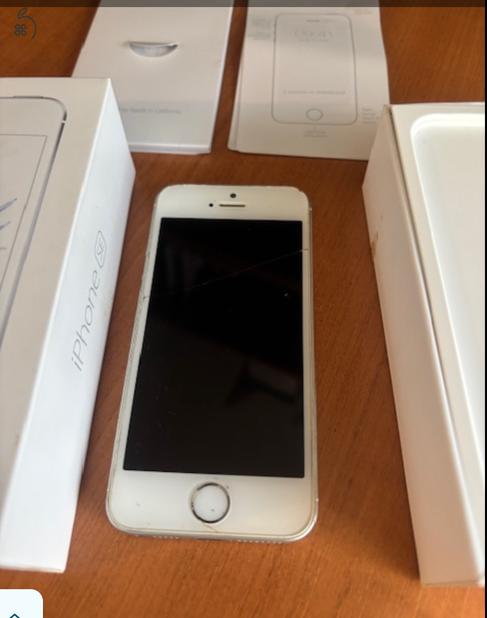 iPhone SE saját dobozában