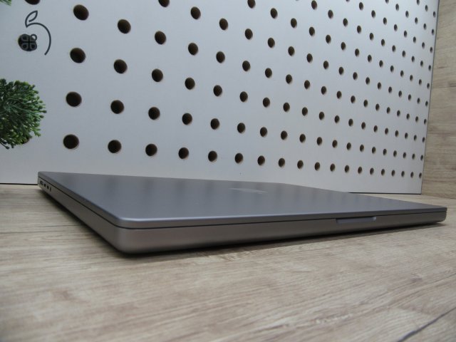 Apple MacBook Pro 16 (2021, M1 Max) – Liquid Retina XDR, ProMotion 120 Hz, 32-magos GPU – 32 GB RAM / 1 TB SSD – Használt, karcmentes – 80% akku (603 ciklus) – 3 hónap garancia