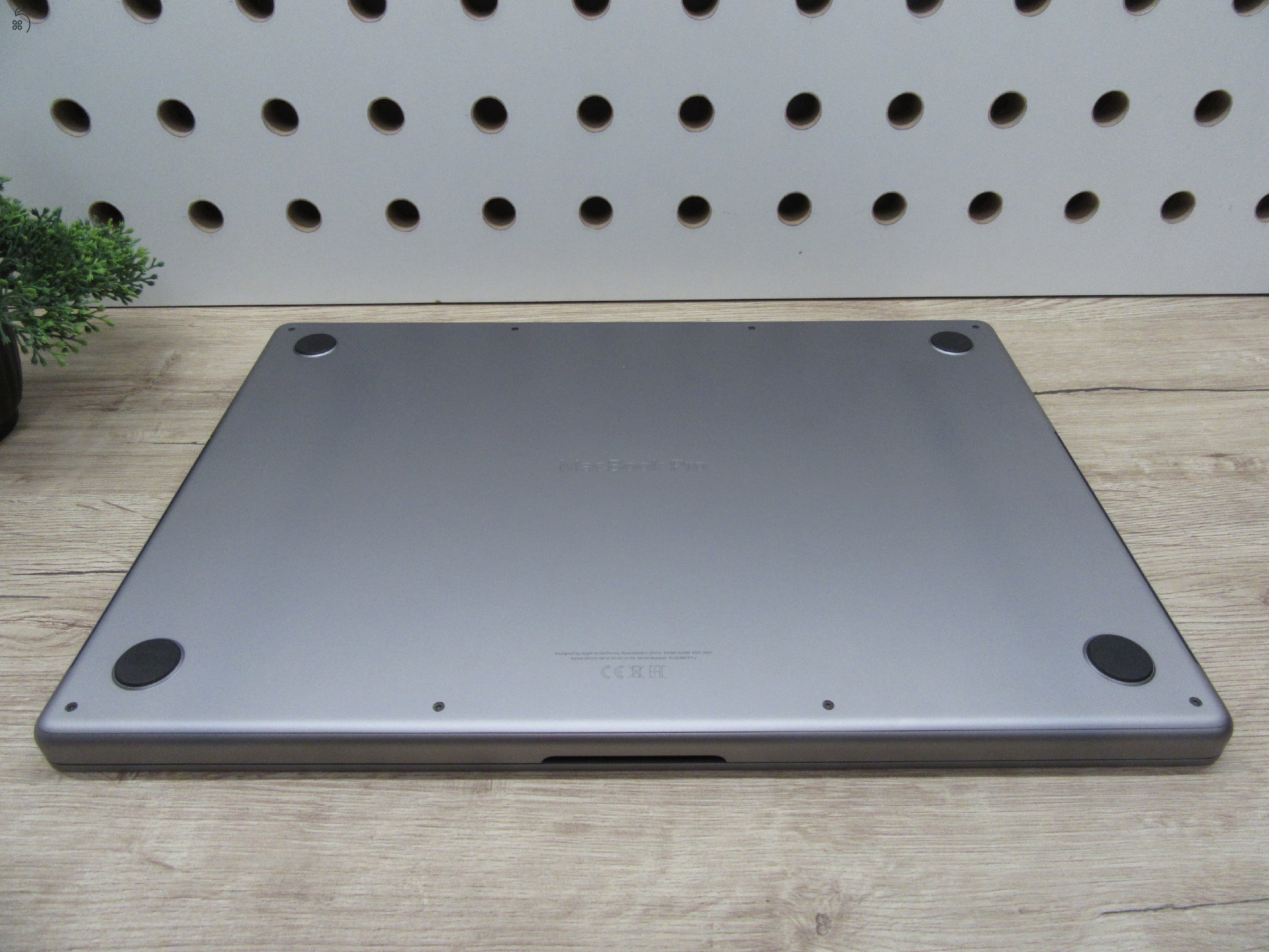 Apple MacBook Pro 16 (2021, M1 Max) – Liquid Retina XDR, ProMotion 120 Hz, 32-magos GPU – 32 GB RAM / 1 TB SSD – Használt, karcmentes – 80% akku (603 ciklus) – 3 hónap garancia