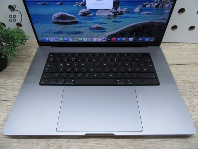 Apple MacBook Pro 16 (2021, M1 Max) – Liquid Retina XDR, ProMotion 120 Hz, 32-magos GPU – 32 GB RAM / 1 TB SSD – Használt, karcmentes – 80% akku (603 ciklus) – 3 hónap garancia
