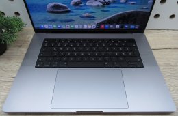 Apple MacBook Pro 16 (2021, M1 Max) – Liquid Retina XDR, ProMotion 120 Hz, 32-magos GPU – 32 GB RAM / 1 TB SSD – Használt, karcmentes – 80% akku (603 ciklus) – 3 hónap garancia