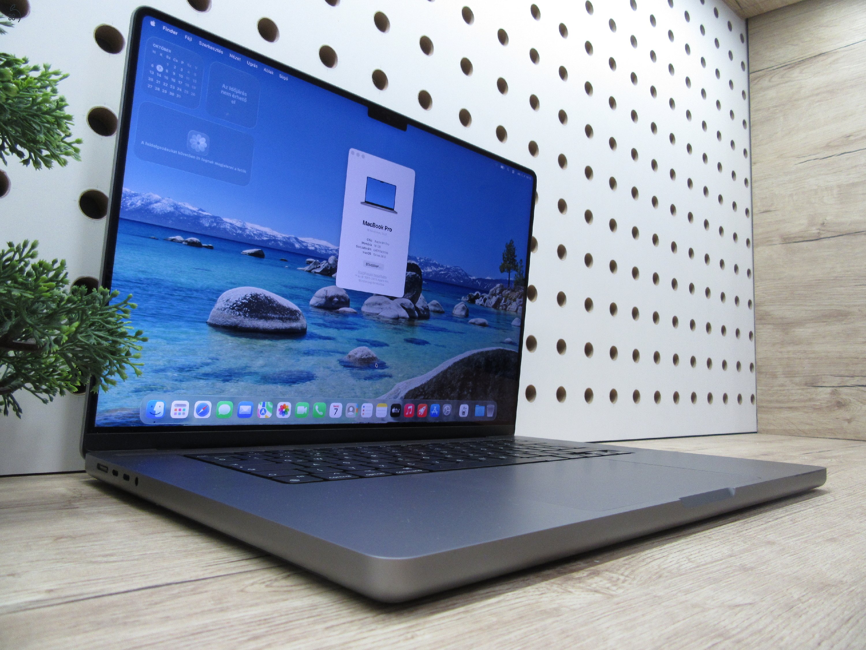 Apple MacBook Pro 16 (2021, M1 Pro) – Liquid Retina XDR, ProMotion 120 Hz – 16 GB RAM / 1 TB SSD – Használt, karcmentes – 94% akku (125 ciklus) – 3 hónap garancia