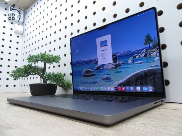 Apple MacBook Pro 16 (2021, M1 Pro) – Liquid Retina XDR, ProMotion 120 Hz – 16 GB RAM / 1 TB SSD – Használt, karcmentes – 94% akku (125 ciklus) – 3 hónap garancia