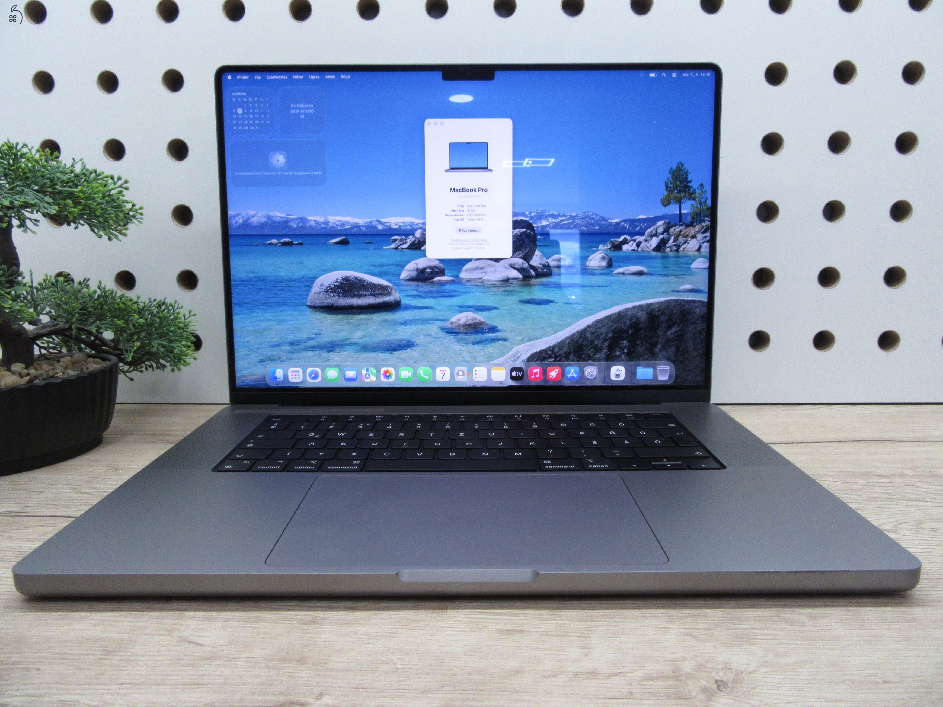 Apple MacBook Pro 16 (2021, M1 Pro) – Liquid Retina XDR, ProMotion 120 Hz – 16 GB RAM / 1 TB SSD – Használt, karcmentes – 94% akku (125 ciklus) – 3 hónap garancia