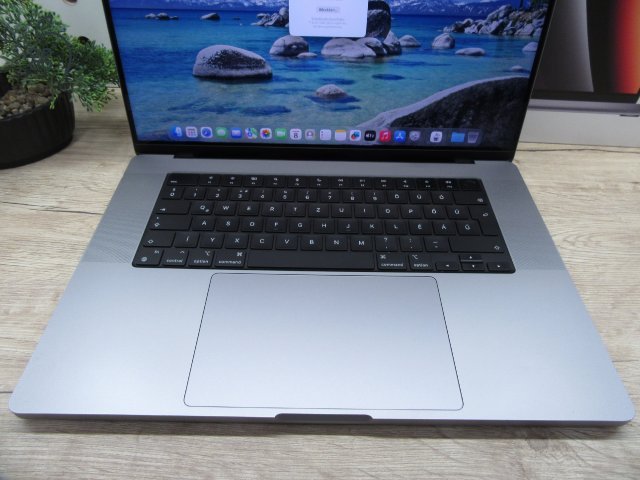 Apple MacBook Pro 16 (2021, M1 Pro) – 16″ XDR, ProMotion 120 Hz, 16 GB / 512 GB – Használt, szép állapot – 82% akku (582 ciklus) – 3 hónap garancia