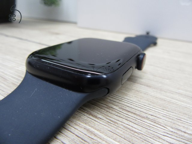 Apple Watch Series 7 – 45 mm – Cellular (eSIM) – Használt, karcmentes – 86% akku – 3 hónap garancia