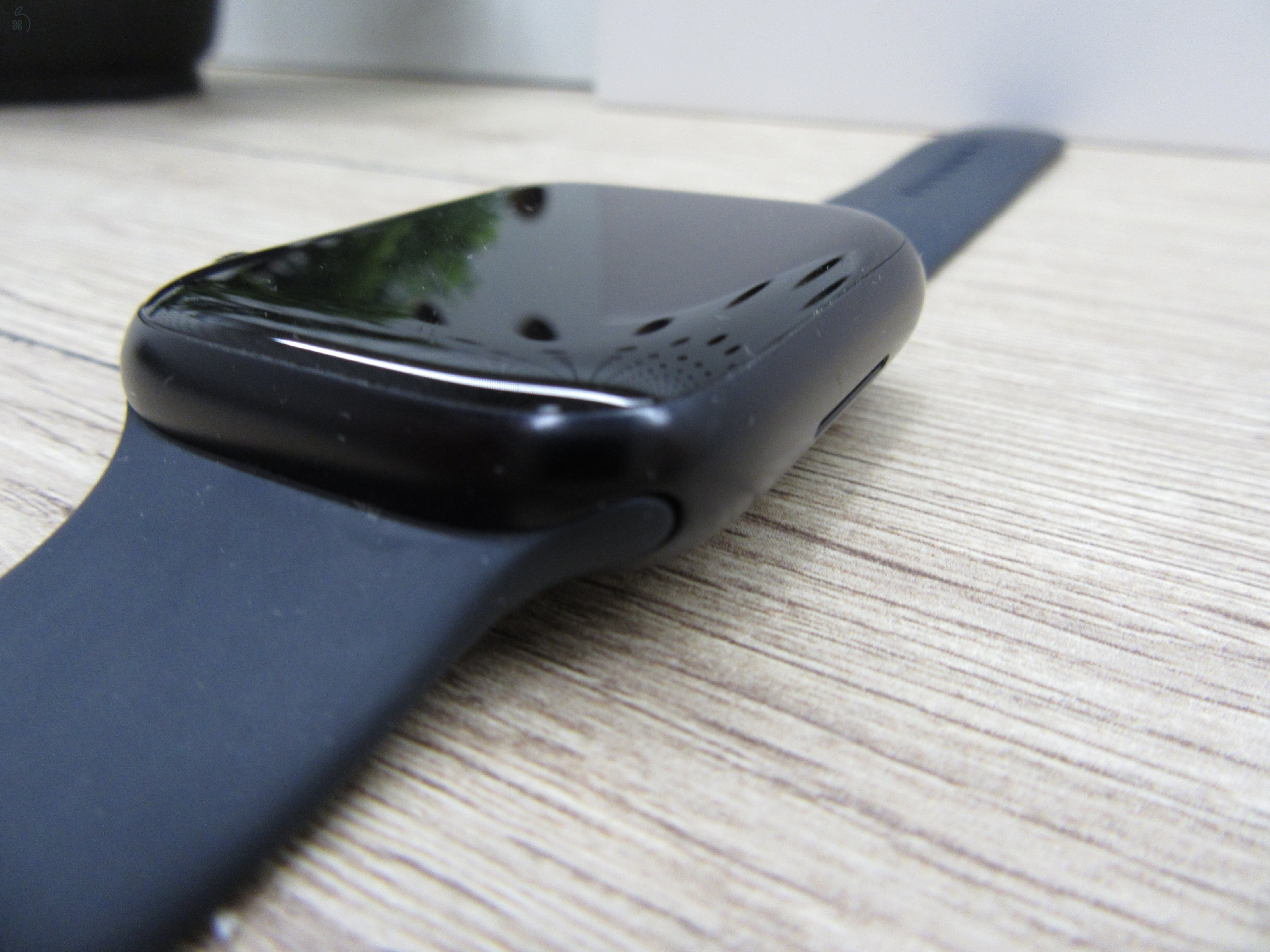 Apple Watch Series 7 – 45 mm – Cellular (eSIM) – Használt, karcmentes – 86% akku – 3 hónap garancia