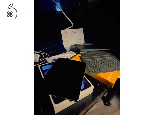 Eladó IPad Air 4, 64GB, Wifi, Sky Blue újszerű állapotban, Pencillel, billentyűzettel.