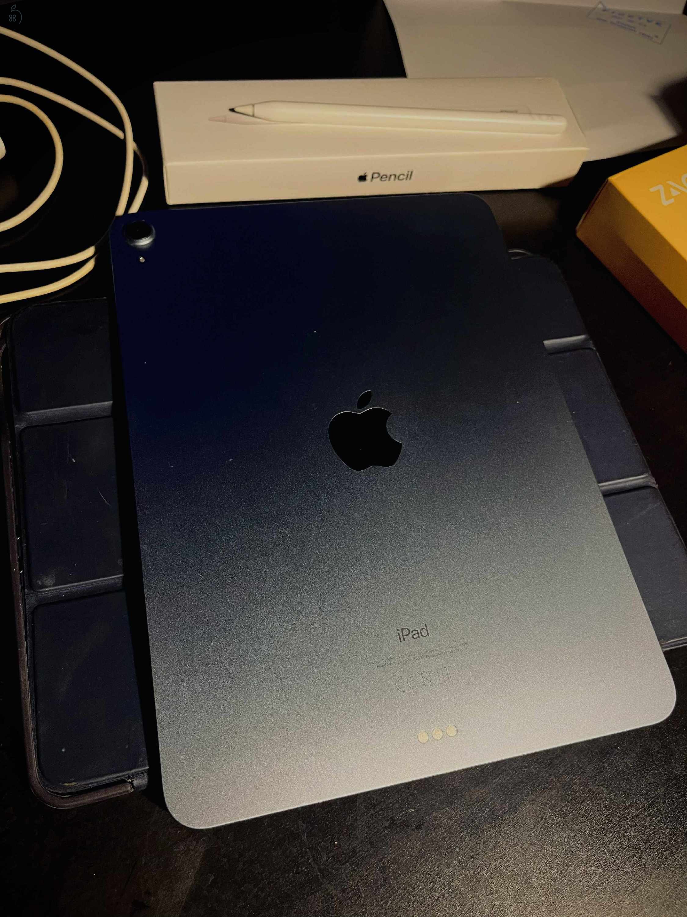 Eladó IPad Air 4, 64GB, Wifi, Sky Blue újszerű állapotban, Pencillel, billentyűzettel.