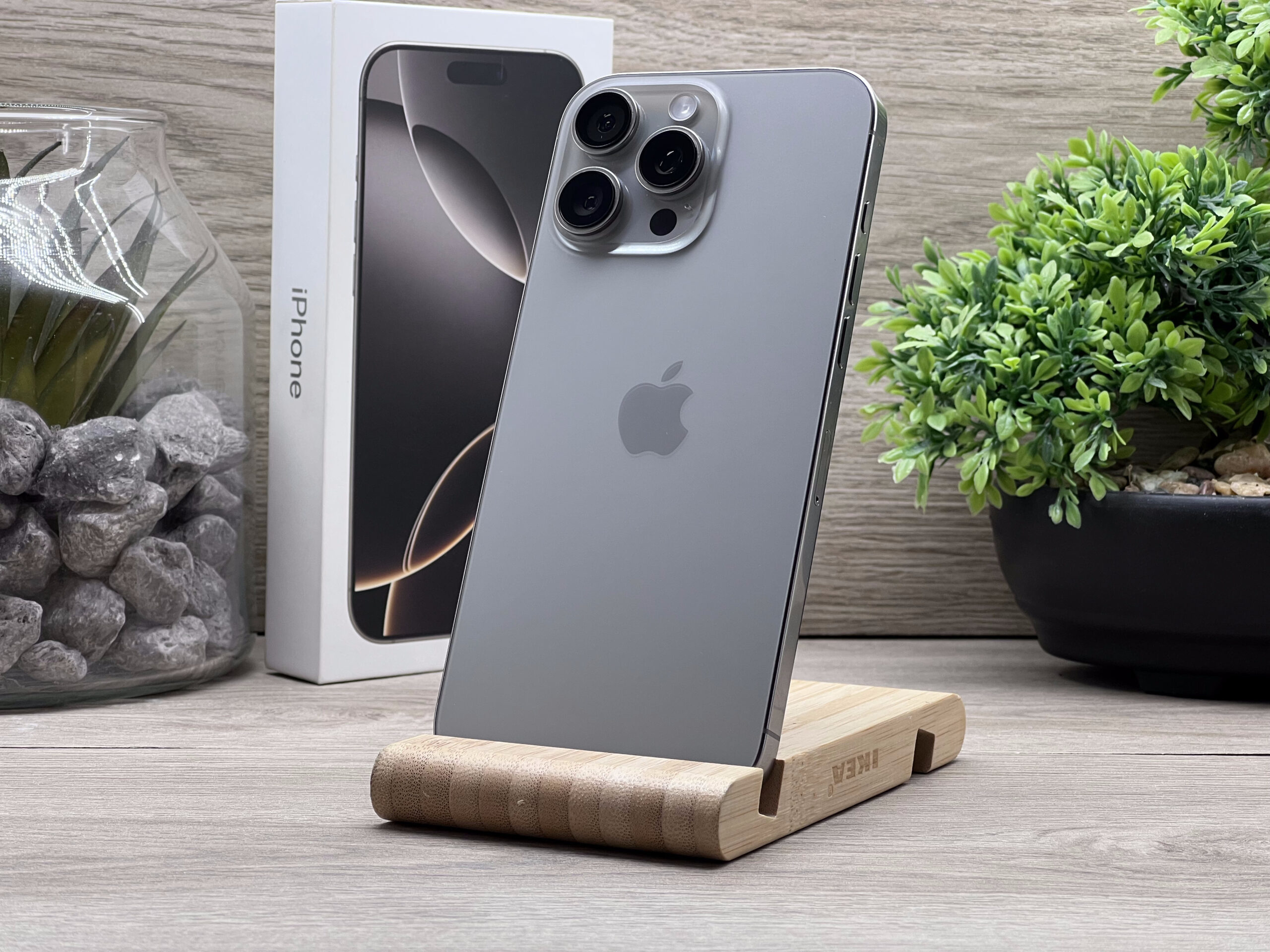 Hibátlan iPhone 16 Pro Max Natural Titanium 256GB 2 ÉV Garanciával Számlával 98% Akksi