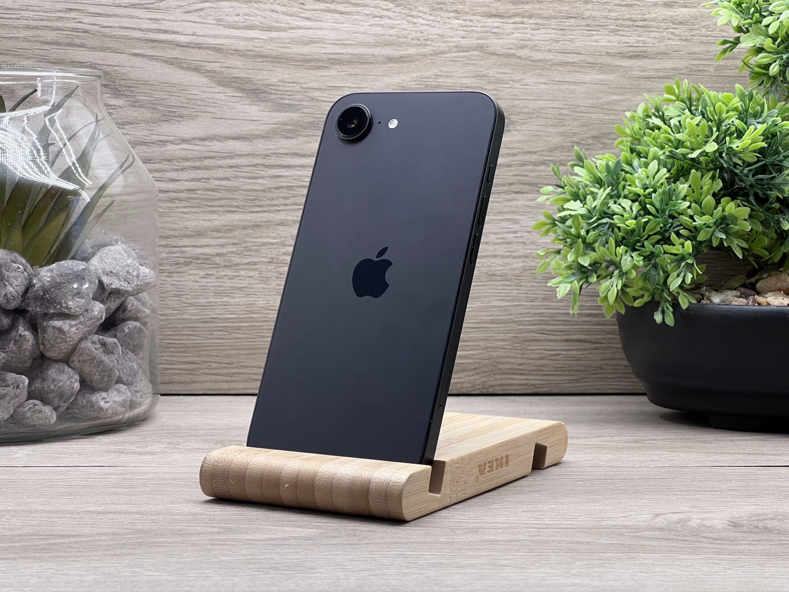 iPhone 16E Black 128GB 2 ÉV Garanciával Számlával 100% Akksi