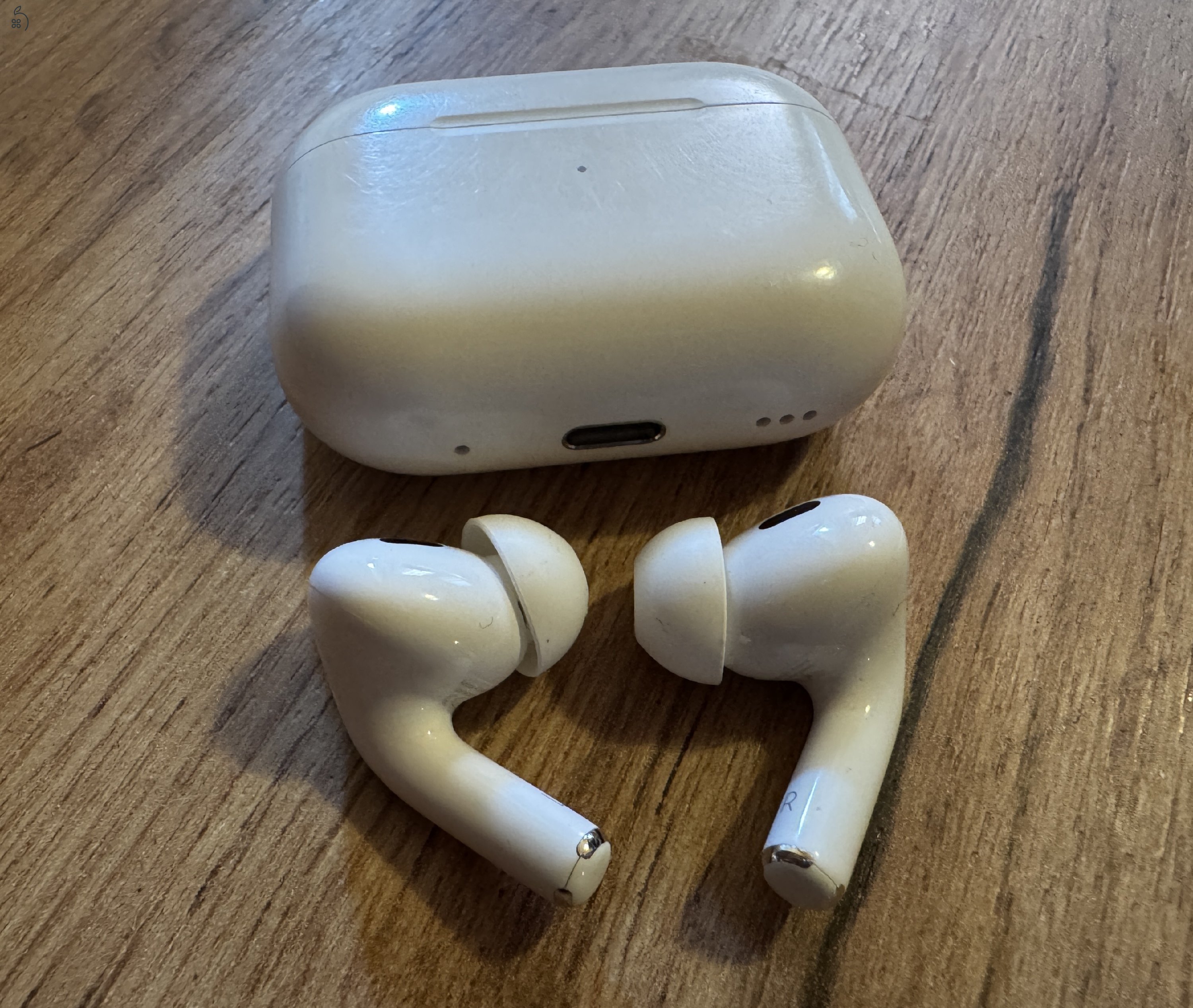 Airpods Pro (2. gen) Magsafe tokkal (USB-C)
