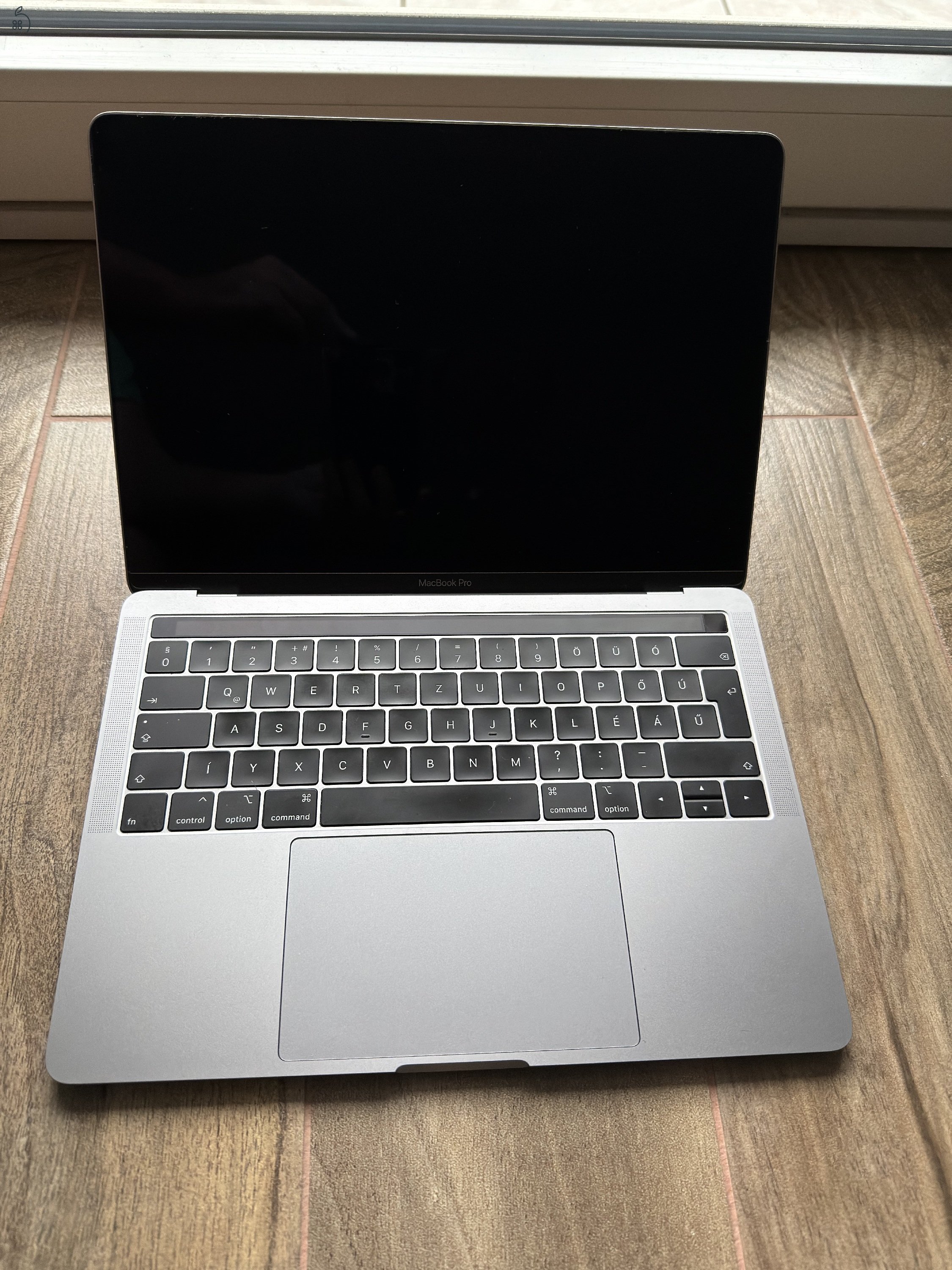 Eladó Macbook Pro mid-2019 i5 8GB RAM 256 GB tárhely 4 thunderbolt