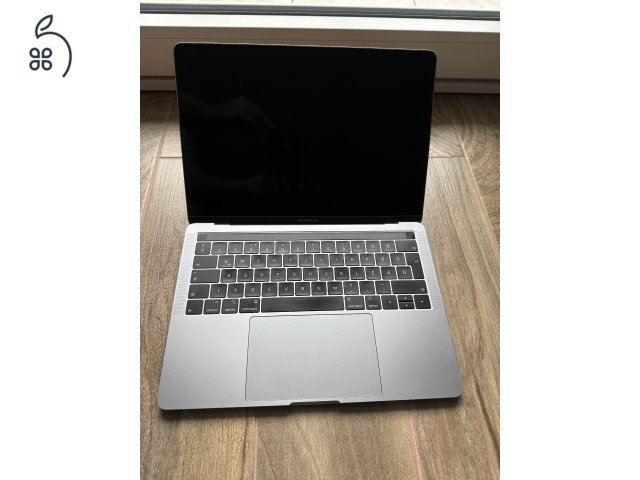Eladó Macbook Pro mid-2019 i5 8GB RAM 256 GB tárhely 4 thunderbolt