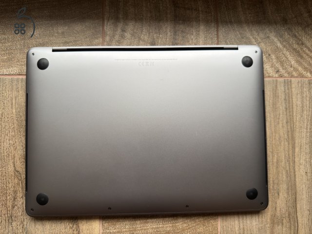 Eladó Macbook Pro mid-2019 i5 8GB RAM 256 GB tárhely 4 thunderbolt