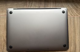 Eladó Macbook Pro mid-2019 i5 8GB RAM 256 GB tárhely 4 thunderbolt
