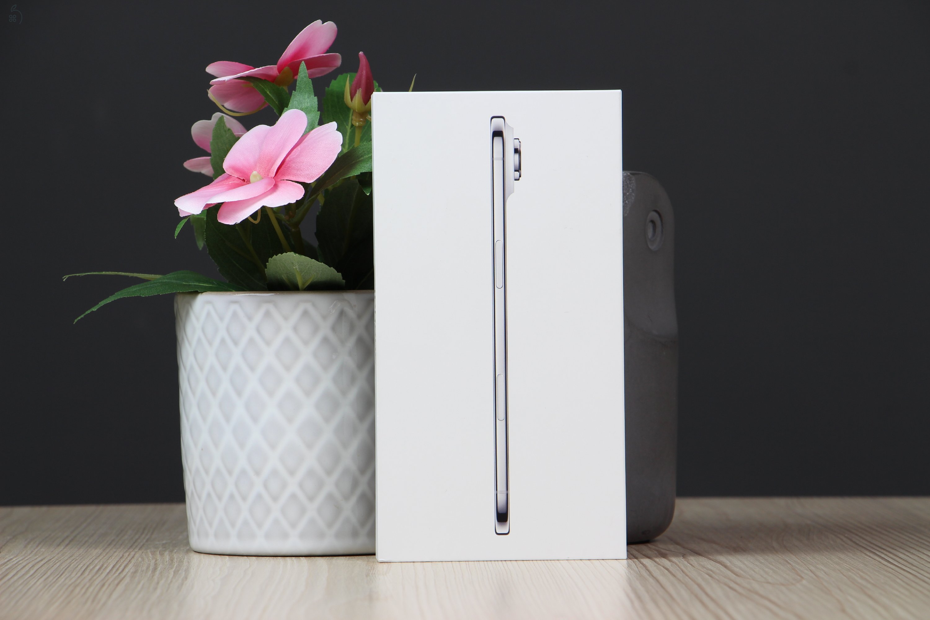 Új Apple iPhone Air 1TB Cloud White US-7266