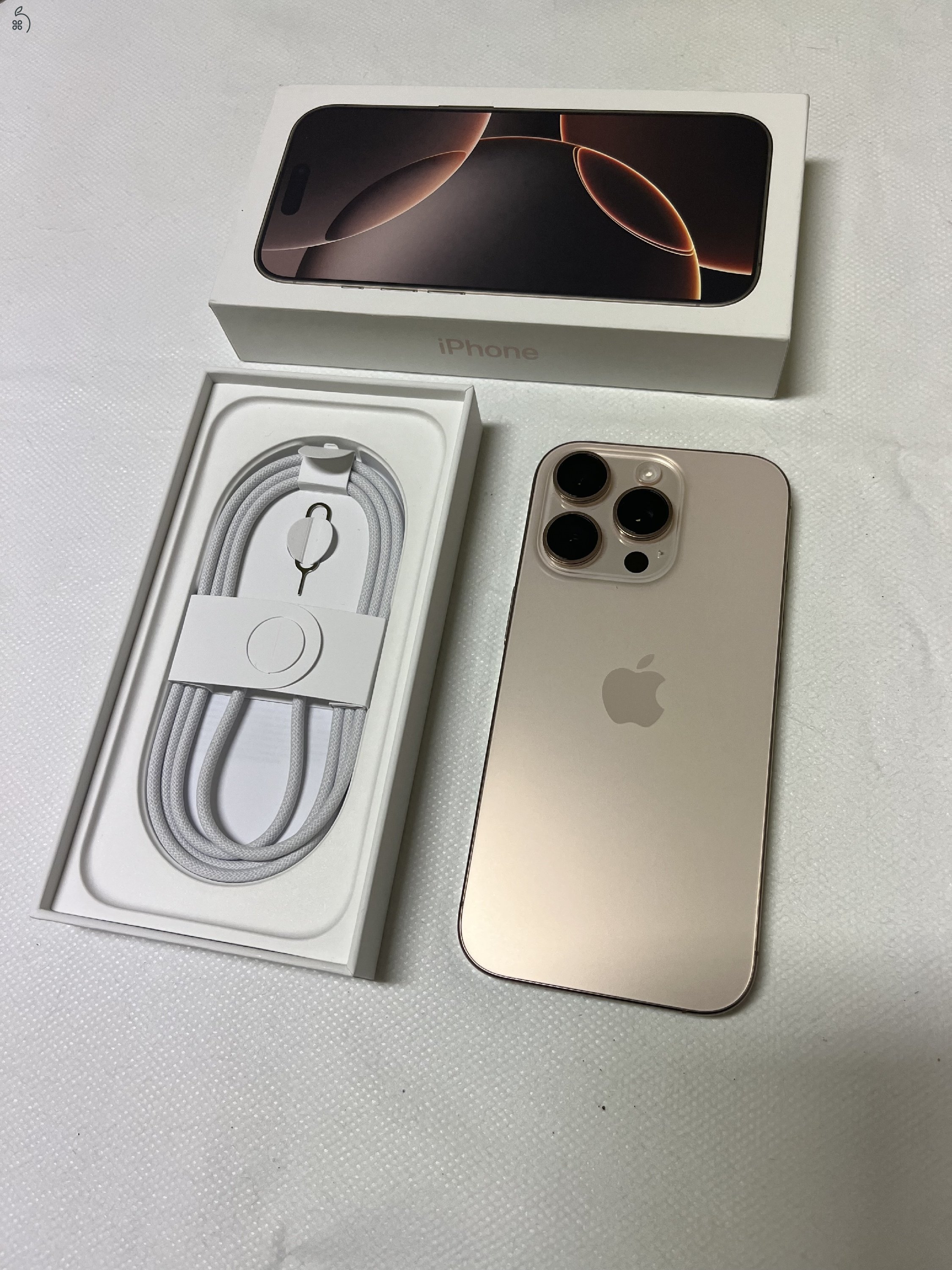 Apple iPhone 16 Pro 256Gb Sivatagi homok Titán Független