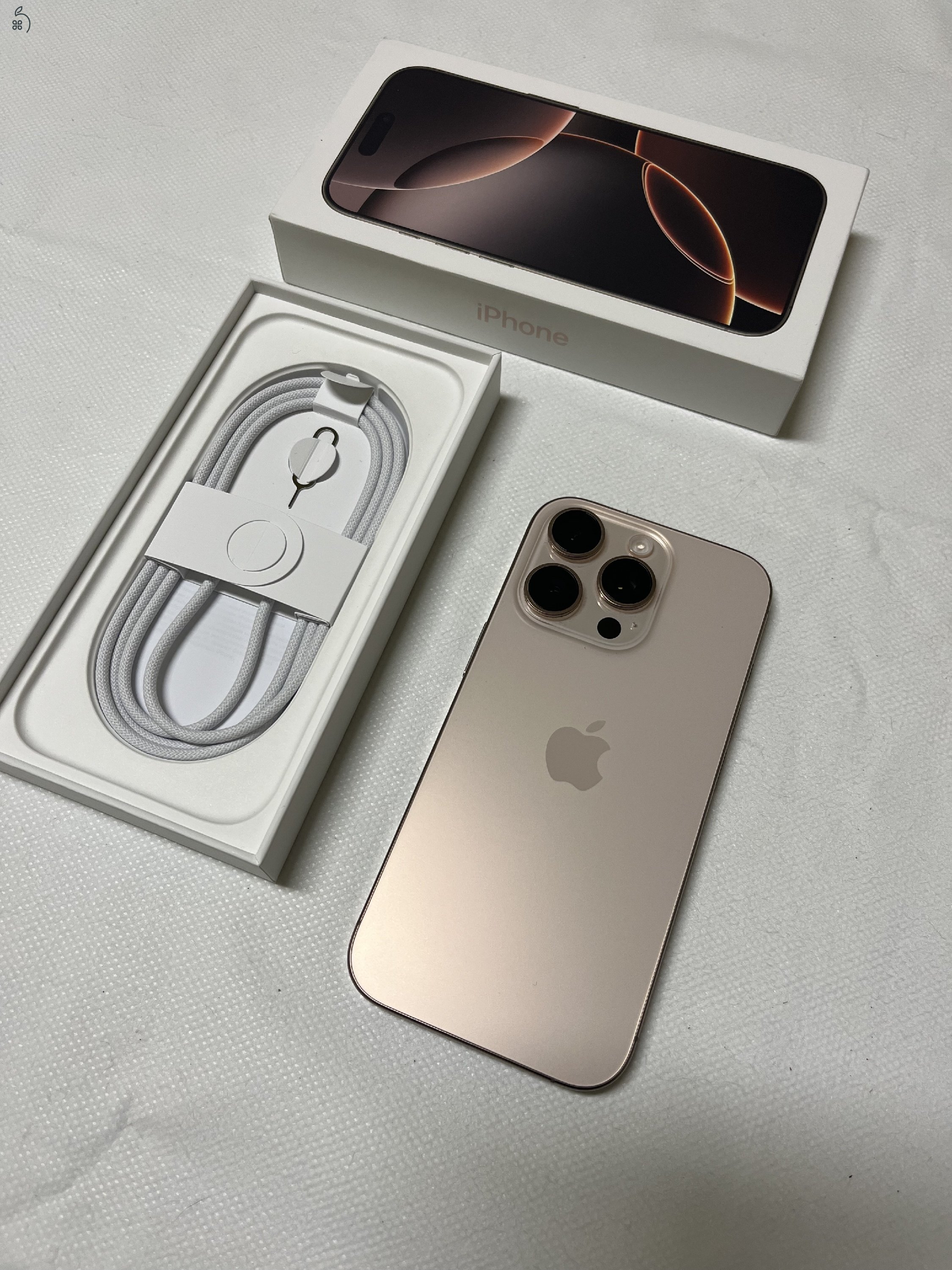 Apple iPhone 16 Pro 256Gb Sivatagi homok Titán Független