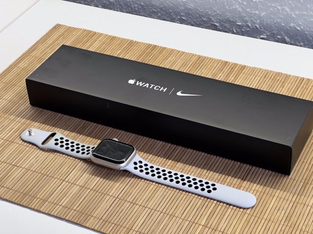Hibátlan Apple Watch S7 Starlight 41mm 2 ÉV Garanciával Számlával