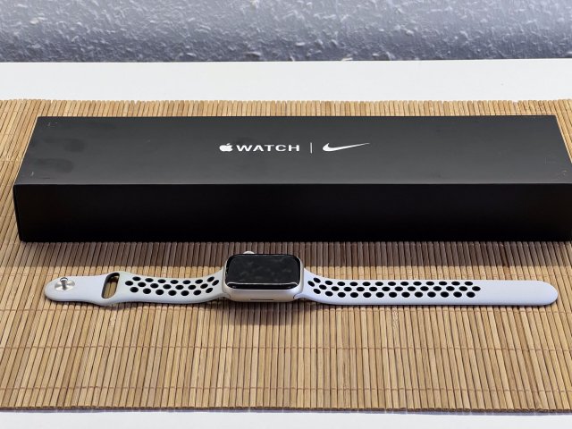 Hibátlan Apple Watch S7 Starlight 41mm 2 ÉV Garanciával Számlával