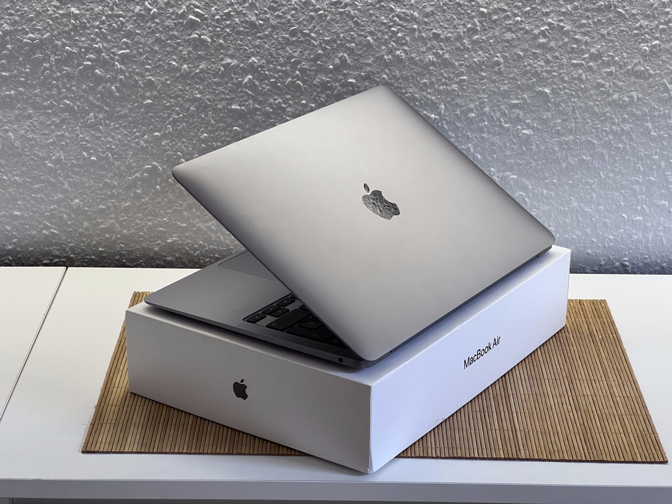 Hibátlan MacBook Air 2020 M1 13”256GB 2 ÉV Garanciával Számlával