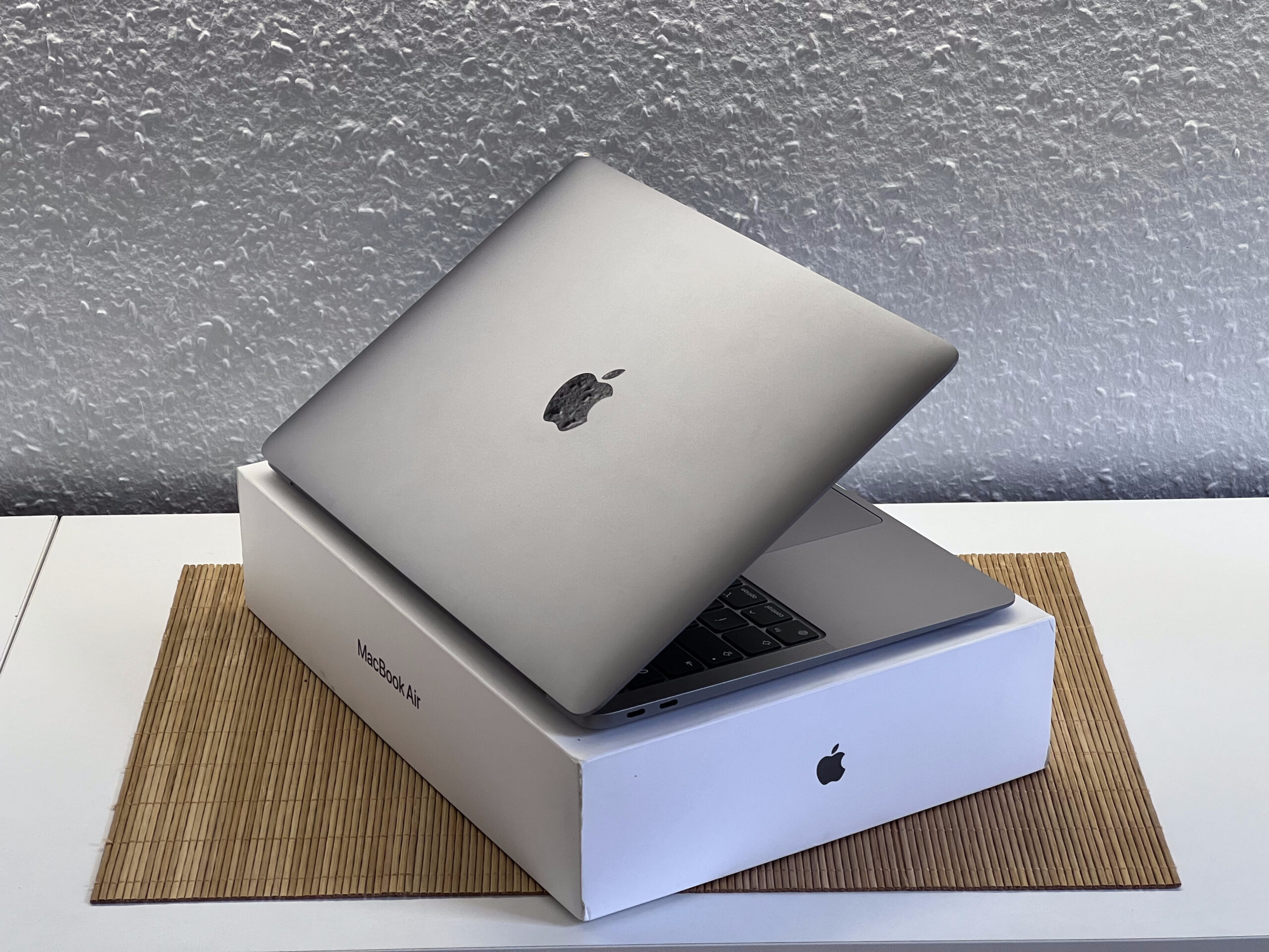 Hibátlan MacBook Air 2020 M1 13”256GB 2 ÉV Garanciával Számlával