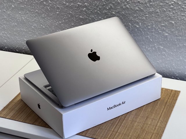 Hibátlan MacBook Air 2020 M1 13”256GB 2 ÉV Garanciával Számlával