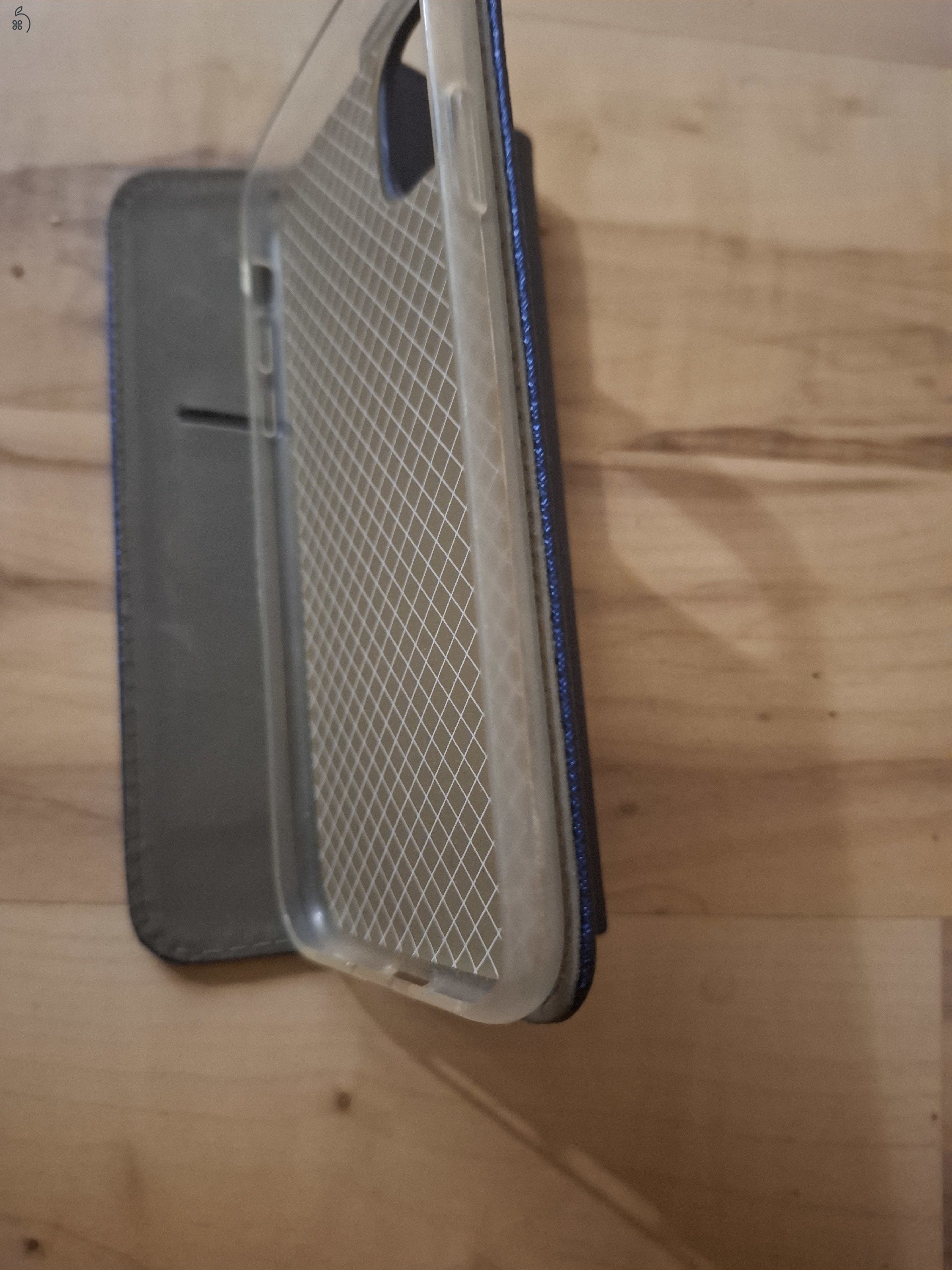 iPhone 11/XR Flip oldalra nyiló tok
