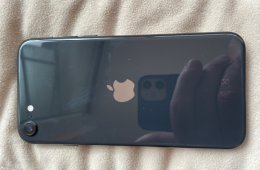 iPhone SE 2020 64 GB újszerű kártyafüggetlen mobiltelefon