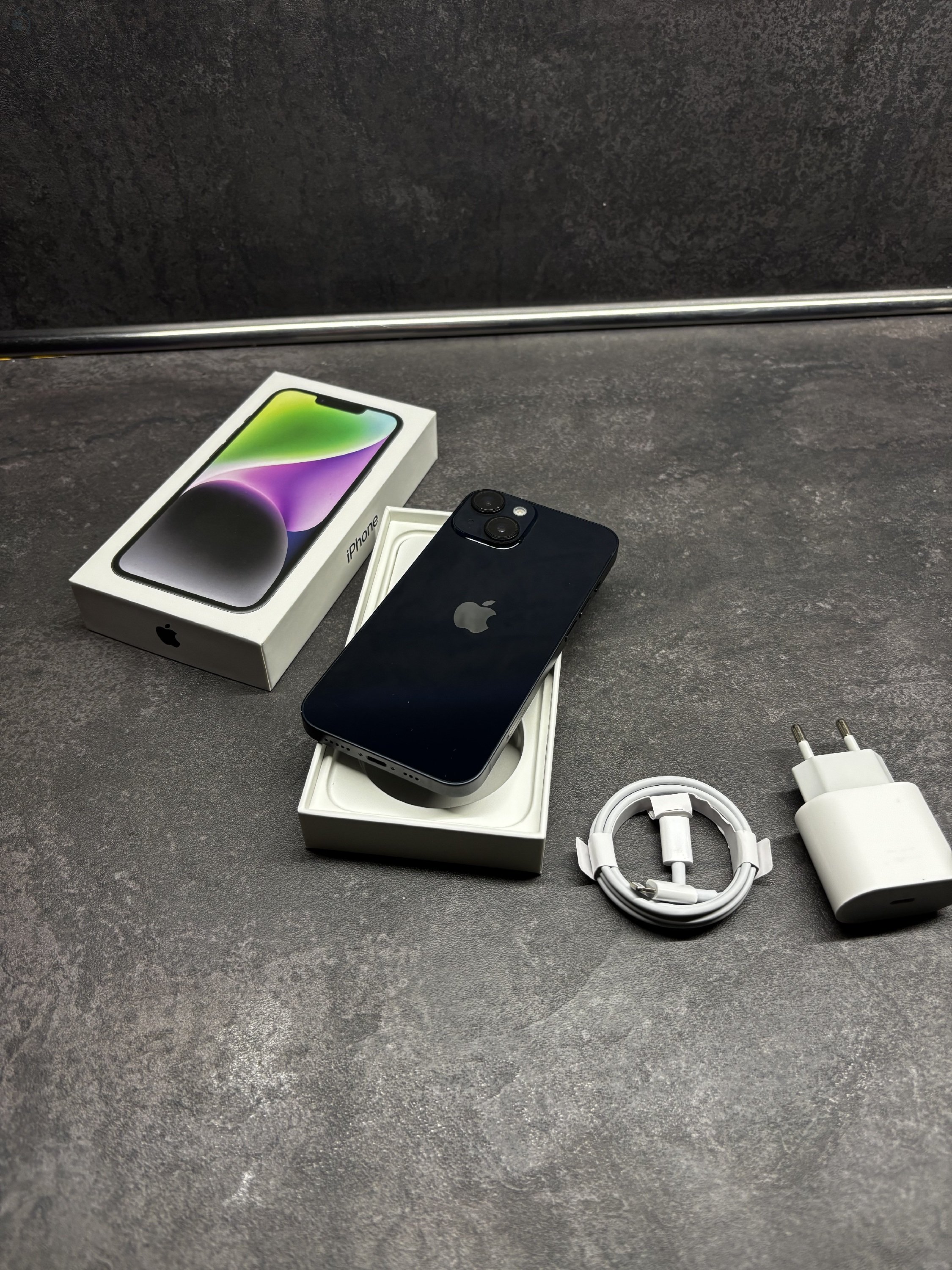 Apple iPhone 13 128Gb, kártyafüggetlen, Szép állapotú, 1 Év Garancia!