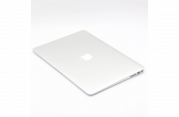 1 év garanciával! Felújított Apple Macbook AIR i5 2015 early 128 GB Silver