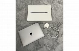 Macbook Air M1 (2020) kitűnő állapotban 