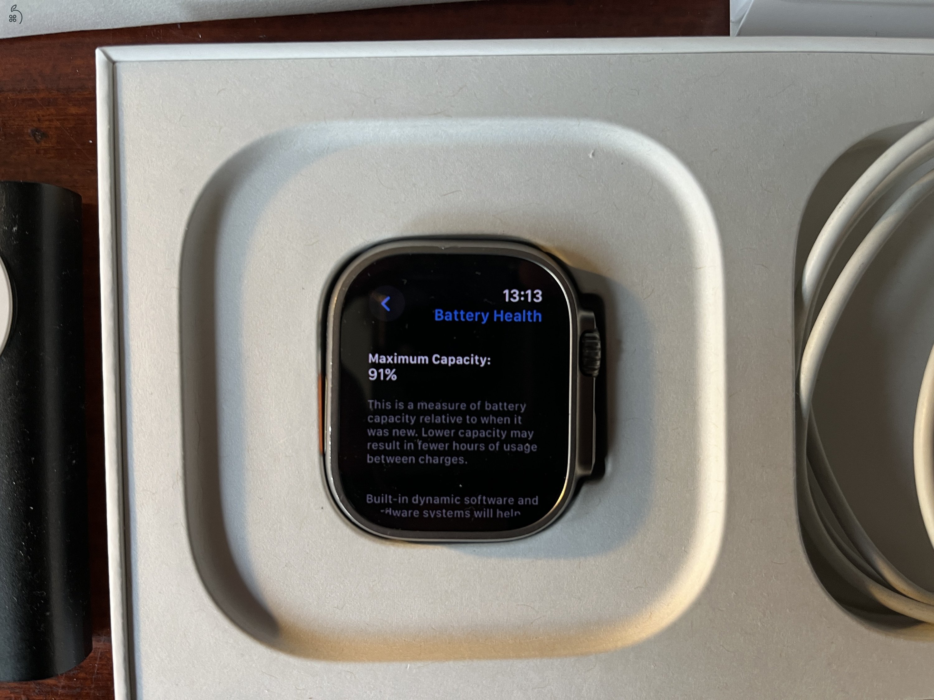 Apple watch Ultra szíjjakkal, töltőkkel
