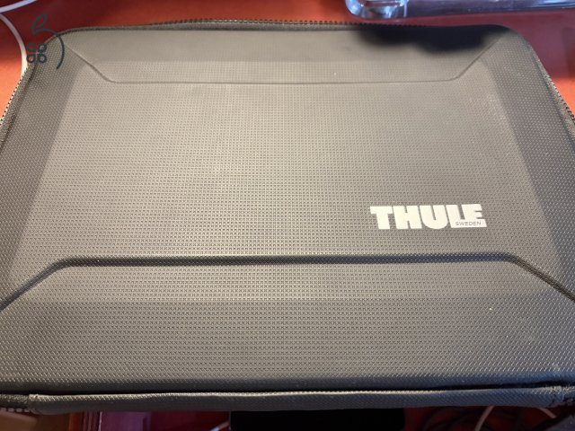 MacBook Air 2022 M2, tökéletes állapotban, extrákkal