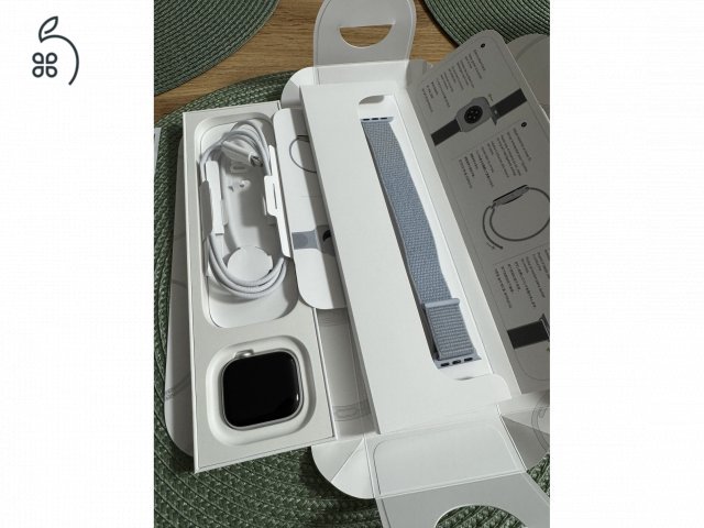 Apple Watch Series 10, 42mm, Silver Aluminium, Blue Cloud Sport Loop, 1 év gari