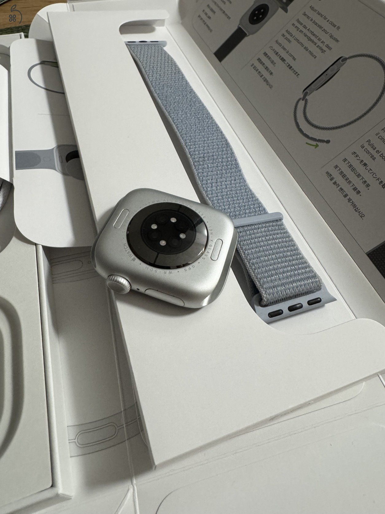 Apple Watch Series 10, 42mm, Silver Aluminium, Blue Cloud Sport Loop, 1 év gari