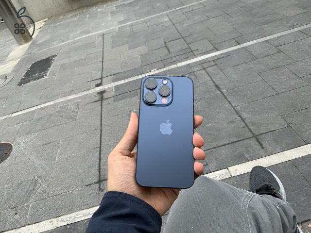 iPhone 15pro Blue
