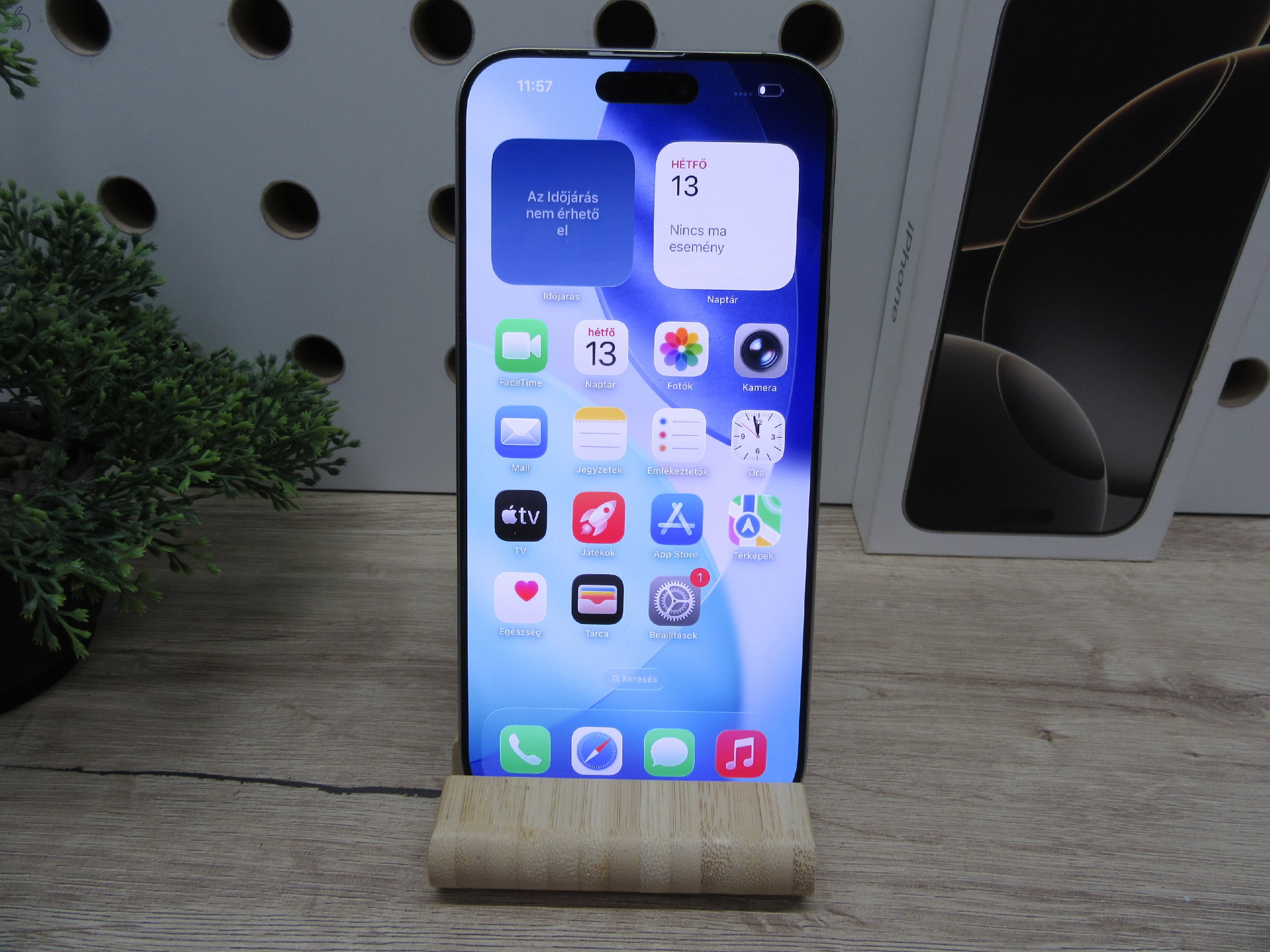 Apple iPhone 16 Pro Max – Natural Titanium – ProMotion, profi kamera, USB-C – 256 GB – Használt, megkímélt – 97% akku – 3 hónap garancia