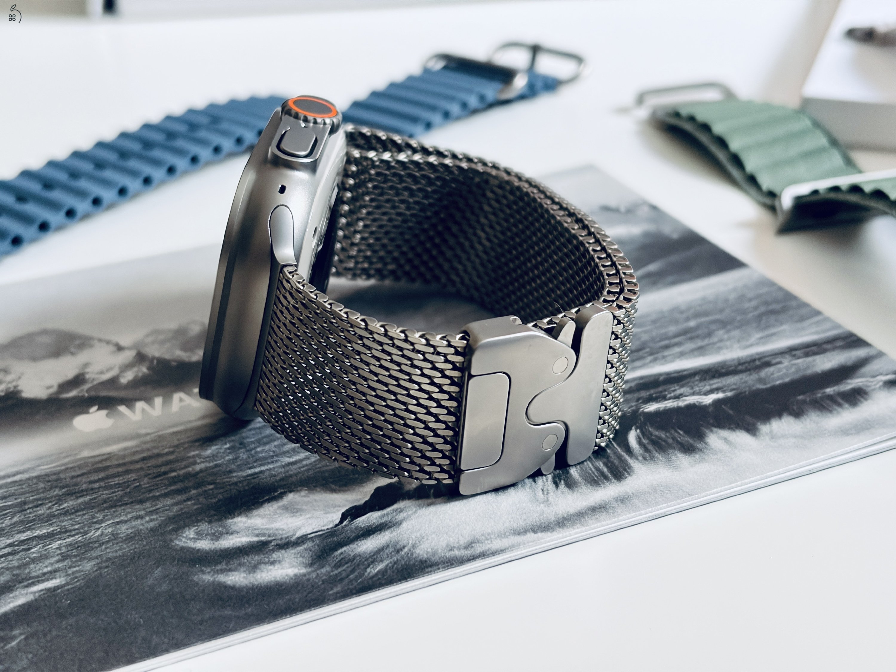 Apple Watch Ultra 3 - 3 év garancia - 4 gyári szíj - Milanese Loop titán - 3 hetes